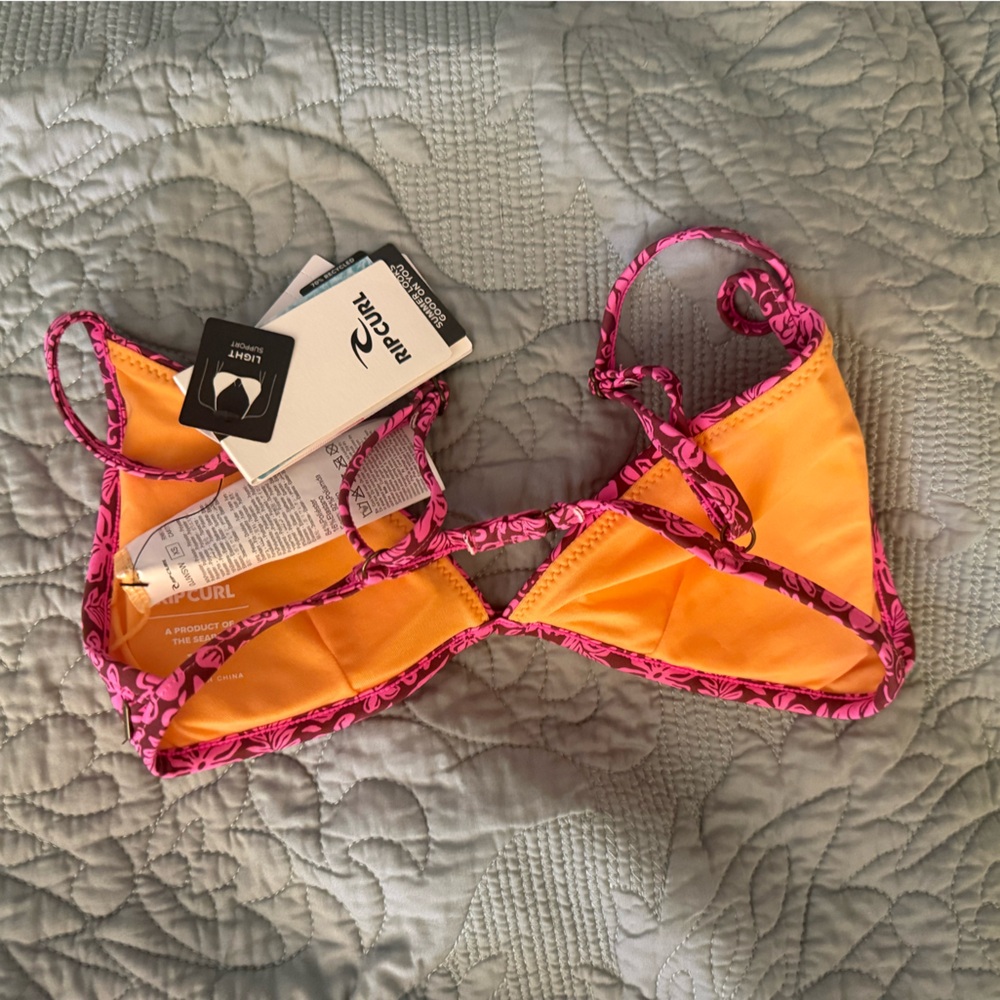 NWT Rip curl bikini top - Picture 3 of 3